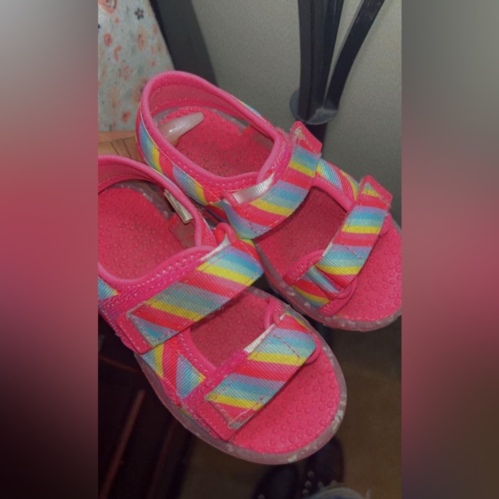 Girls toddler’s Sandals like new only a little bit dirty